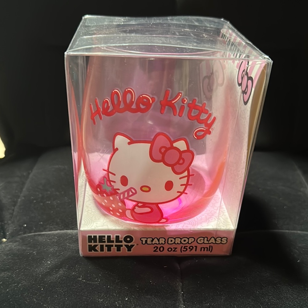 NWOT Hello Kitty Pink Teardrop Glass